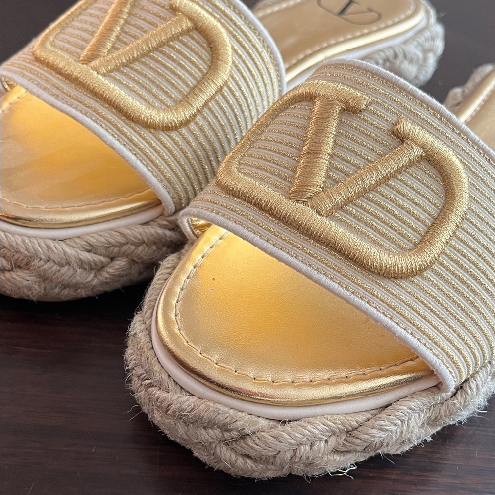 Valentino Garavani VLogo Gold Espadrille Sandals Raffia - Picture 5 of 9